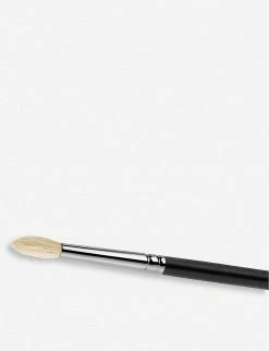 MAC 221 Mini Tapered Blending Brush