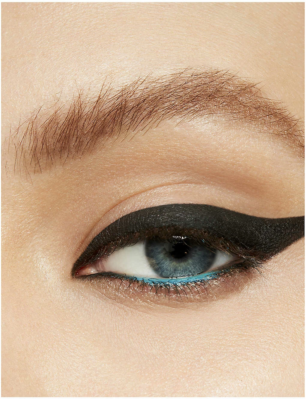 MAC Pro Longwear Fluidline Eyeliner And Brow Gel 3g Macroviolet 5 MAC Pro Longwear Fluidline Eyeliner And Brow Gel 3g Macroviolet - Image 3