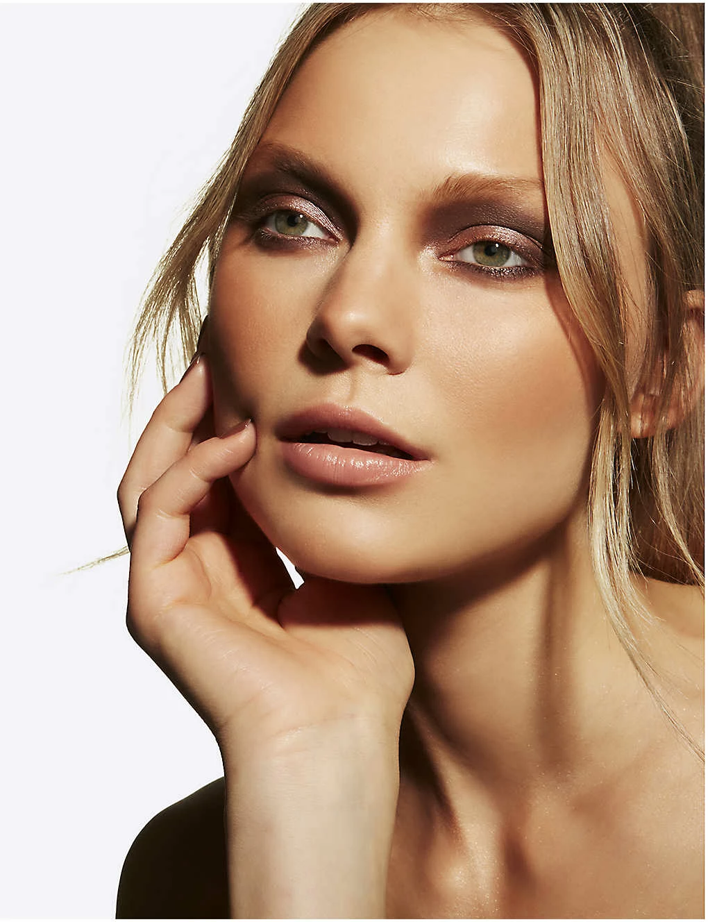 MAC Bronzing Powder Matte Bronze 5 MAC Bronzing Powder Matte Bronze - Image 3